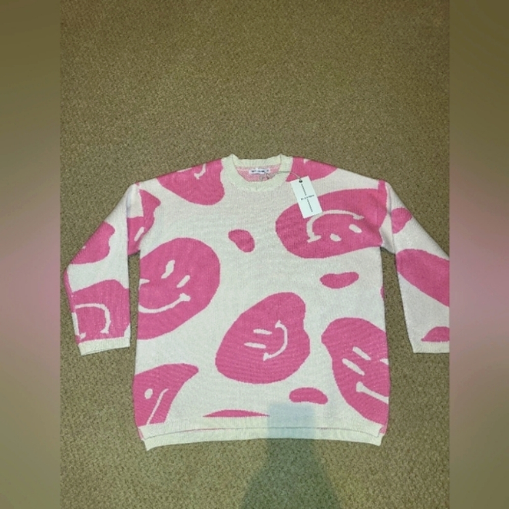 Moon & Madison Smiley NEW SIZE X Small Oversized 22 PTP Sweater Pink & White